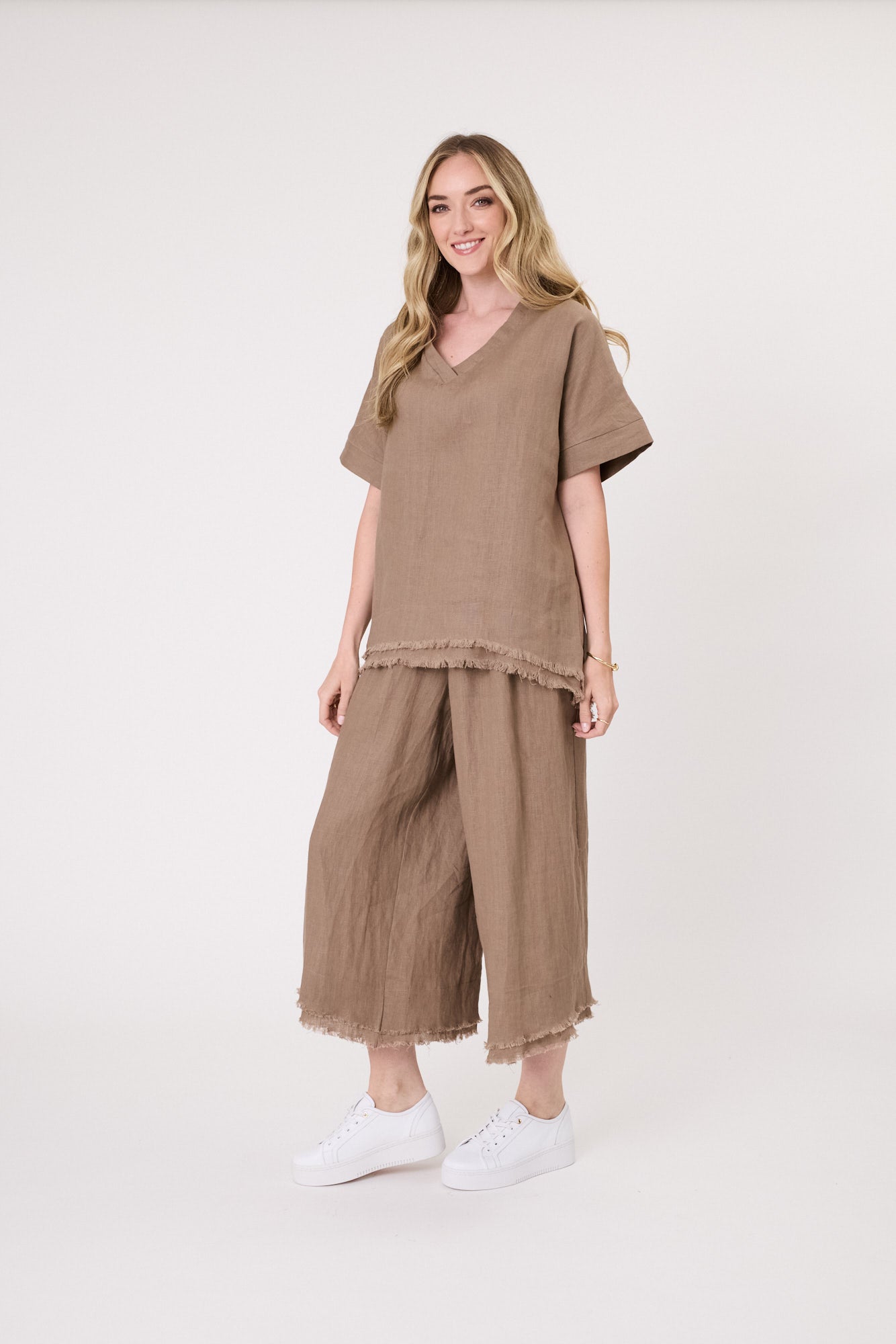 Carola Linen Top Mocha