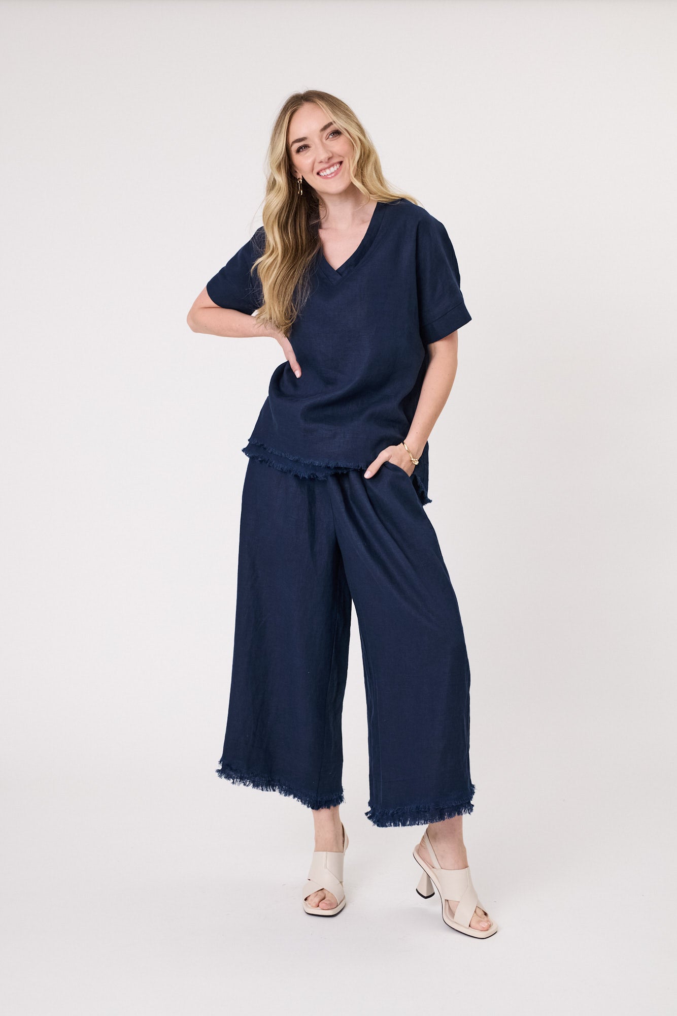 Carola Linen Top Navy