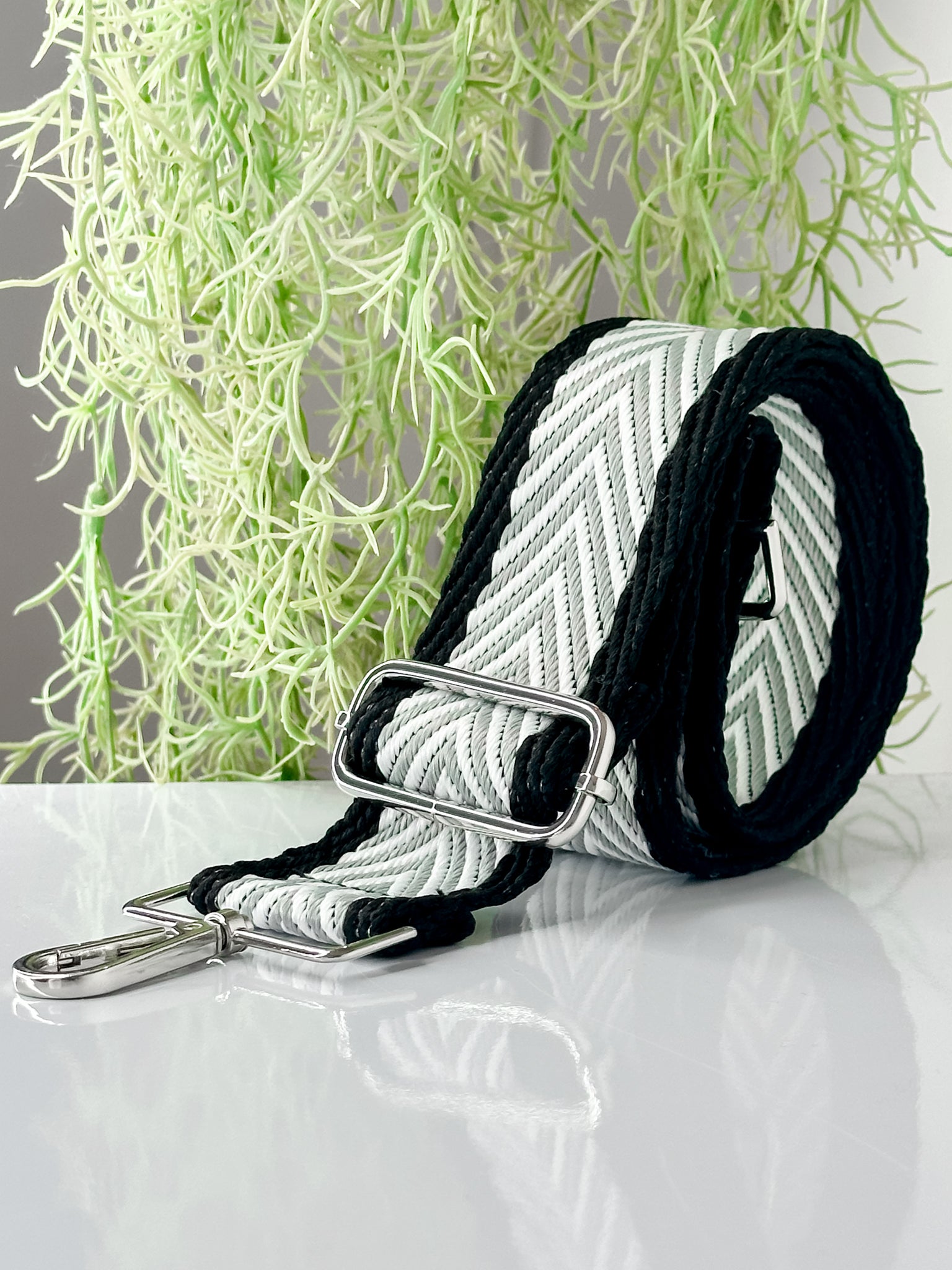 Diva Straps Black White Chevron *Pre-Order*